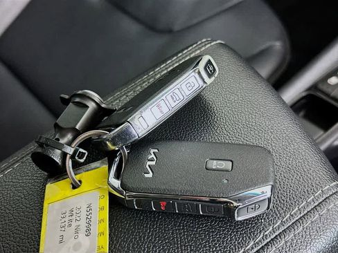 Used 2022 Kia Niro EX Premium image 23