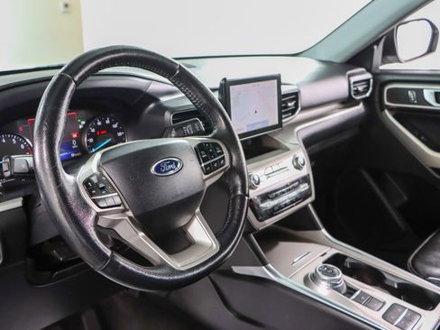Used 2021 Ford Explorer XLT w/ Equipment Group 202A image 22