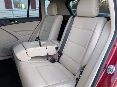 Used 2016 Volkswagen Tiguan S image 10