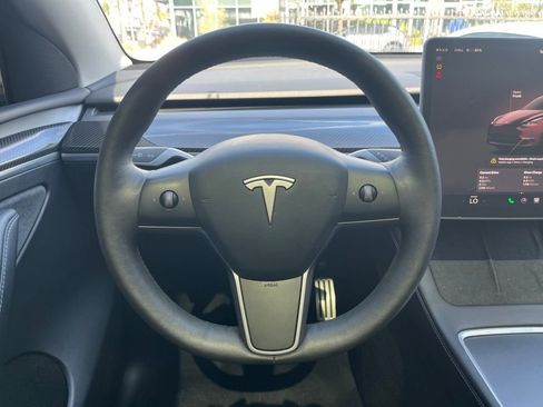 Used 2023 Tesla Model Y Performance image 19