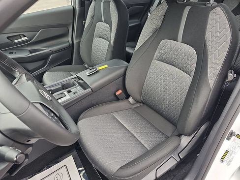 New 2026 Nissan Sentra SV w/ SV Convenience Package FWD image 18