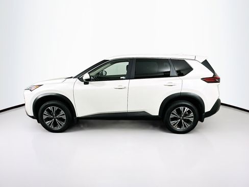 Used 2023 Nissan Rogue SV image 4