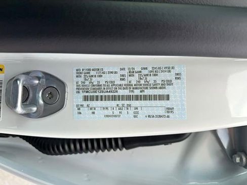 New 2025 Ford Escape SE image 40