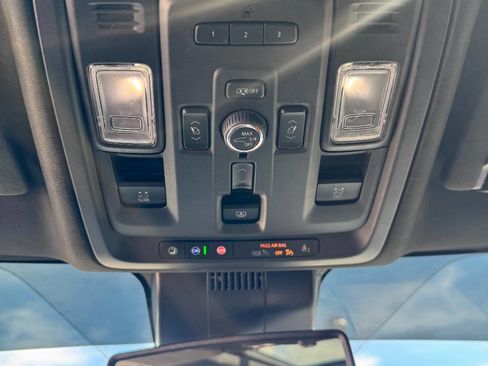 Used 2023 GMC Yukon Denali RWD image 3