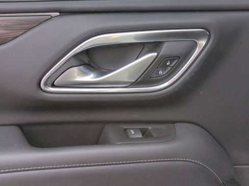 Used 2022 Chevrolet Suburban LT image 28