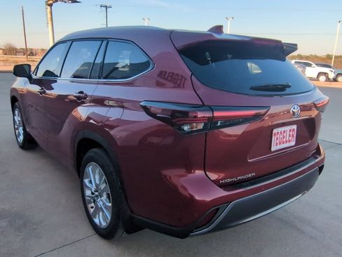 New 2026 Toyota Highlander Limited image 5