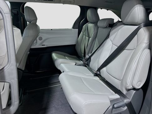 New 2026 Toyota Sienna XLE FWD image 24