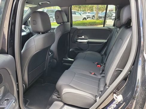 Used 2025 Mercedes-Benz GLB 250 image 10