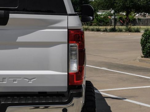 Used 2019 Ford F250 Lariat w/ Lariat Ultimate Package AWD/4WD image 52