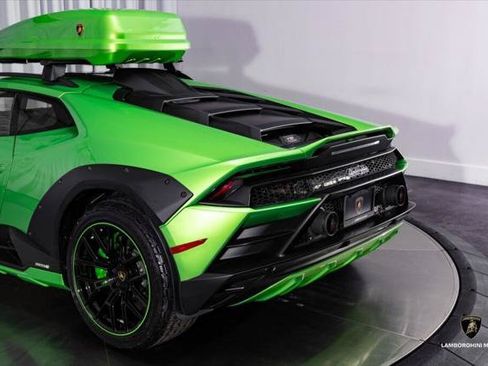 Used 2024 Lamborghini Huracan Sterrato AWD/4WD image 19