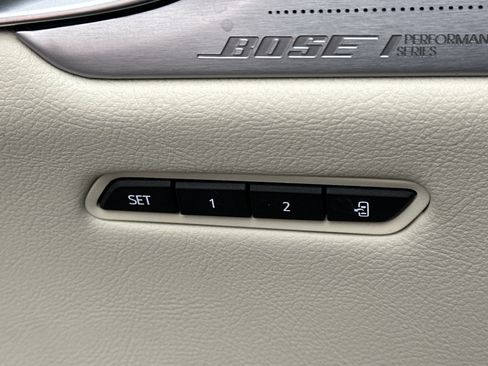 Used 2025 Cadillac XT5 Premium Luxury image 40