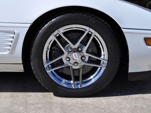 Used 1996 Chevrolet Corvette Coupe RWD image 22