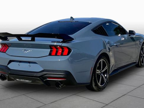 Used 2025 Ford Mustang Coupe RWD image 11