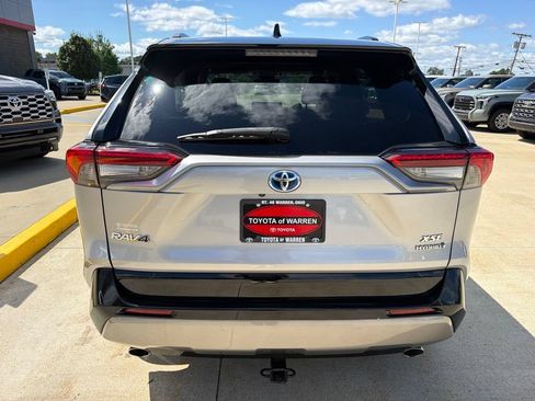 Used 2023 Toyota RAV4 XSE AWD/4WD image 6