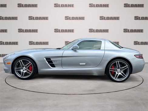 Used 2012 Mercedes-Benz SLS AMG Coupe image 2