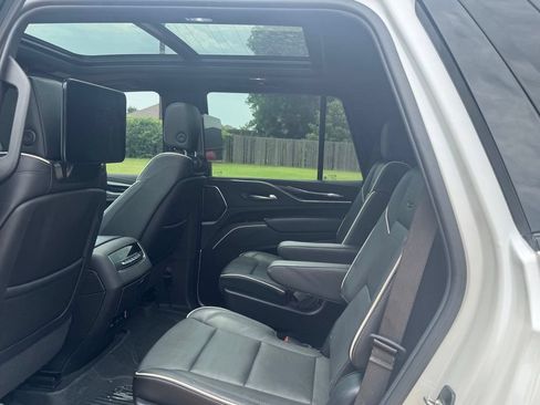 Used 2024 Cadillac Escalade Sport w/ LPO, ONYX Package AWD/4WD image 7