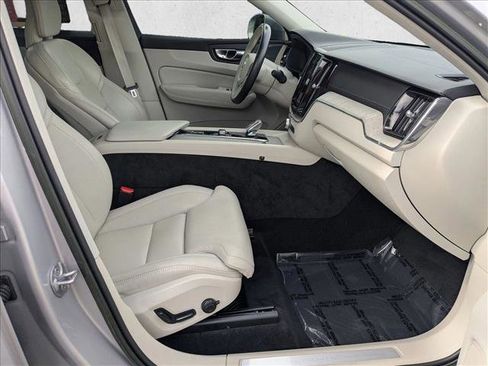 Used 2023 Volvo XC60 T8 Ultimate image 18