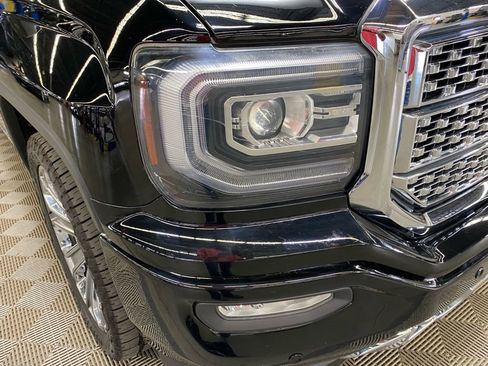 Used 2018 GMC Sierra 1500 Denali w/ Denali Ultimate Package AWD/4WD image 2