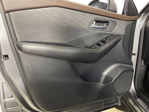 Used 2023 Nissan Rogue SV image 20