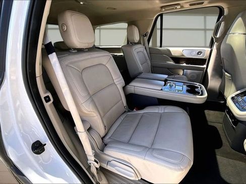 Used 2020 Lincoln Navigator Reserve w/ Equipment Group 208A Reserve AWD/4WD image 27