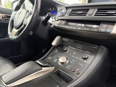 Used 2015 Lexus CT 200h w/ Navigation Package FWD image 45