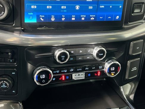 Used 2021 Ford F150 Lariat w/ Equipment Group 502A High image 27