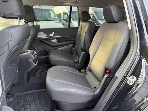 Certified 2026 Mercedes-Benz GLS 450 4MATIC image 18