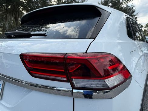 Certified 2021 Volkswagen Atlas Cross Sport SEL Premium image 13
