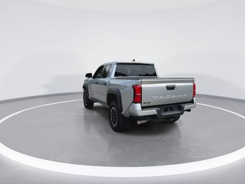 Used 2024 Toyota Tacoma TRD Off-Road AWD/4WD image 9
