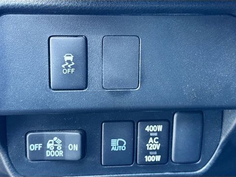 Used 2022 Toyota Tacoma TRD Off-Road image 12