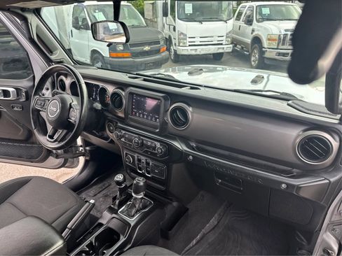 Used 2019 Jeep Wrangler Unlimited Sport S AWD/4WD image 16