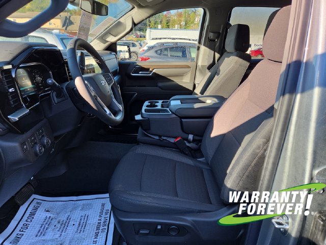 New 2026 Chevrolet Silverado 1500 RST w/ LPO, Dark Essentials Package AWD/4WD image 13