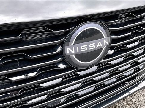 Used 2024 Nissan Sentra SR w/ SR Premium Package image 27