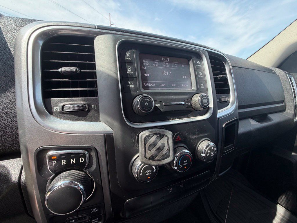 Used 2022 RAM 1500 Classic SLT AWD/4WD image 12