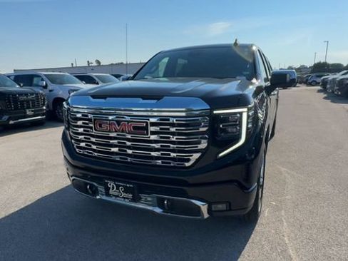 Used 2024 GMC Sierra 1500 Denali w/ Denali Reserve Package AWD/4WD image 4