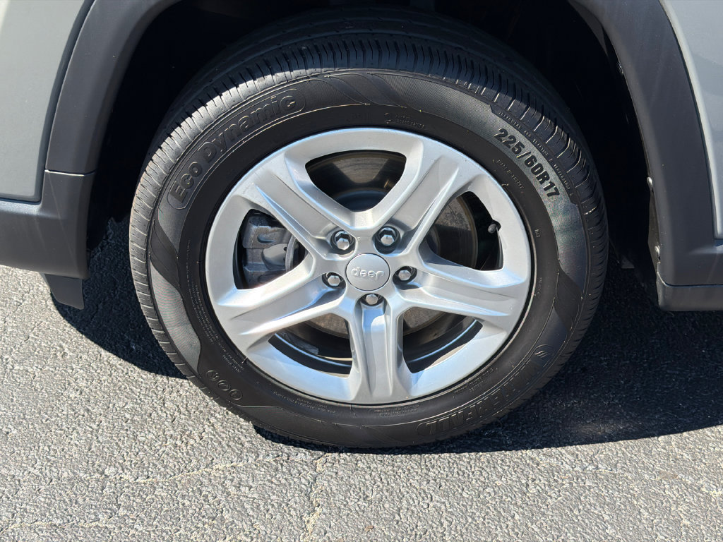 Used 2024 Jeep Compass Latitude AWD/4WD image 13