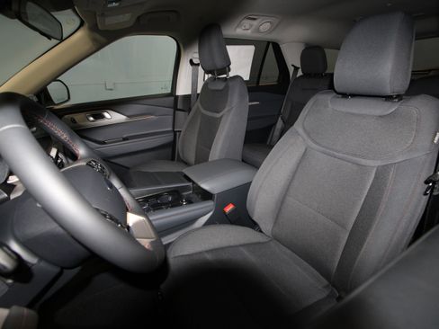 New 2026 Ford Explorer Active image 3