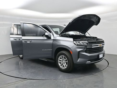 Used 2021 Chevrolet Suburban LT RWD image 32