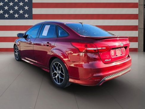 Used 2016 Ford Focus SE w/ SE Sport Package image 5