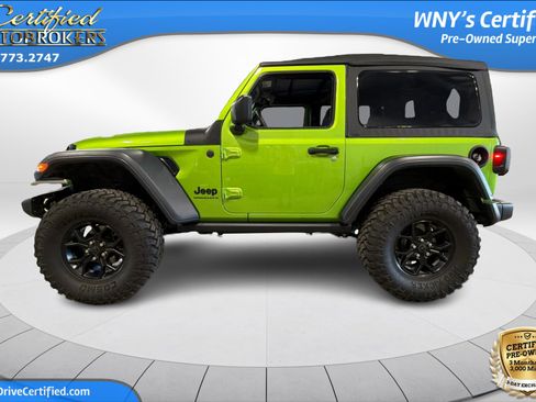Used 2025 Jeep Wrangler Sport AWD/4WD image 9