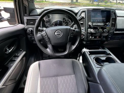 Used 2023 Nissan Titan SV w/ SV Convenience Package RWD image 8