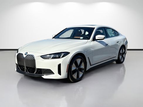 New 2026 BMW i4 eDrive40 w/ Parking Assistance Package image 7