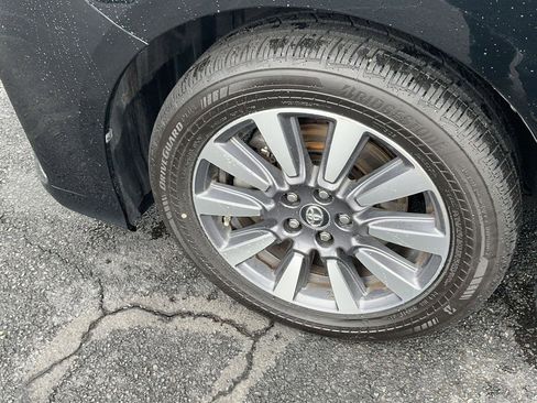 Used 2020 Toyota Sienna Limited Premium image 11