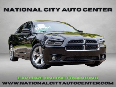 Used 2013 Dodge Charger SE w/ Sport Appearance Group image 1