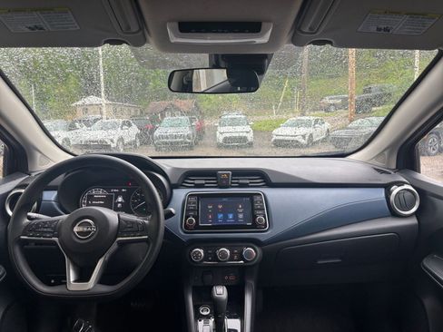 Used 2025 Nissan Versa SV FWD image 32