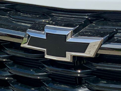 New 2026 Chevrolet Trax RS w/ Sunroof Package FWD image 16