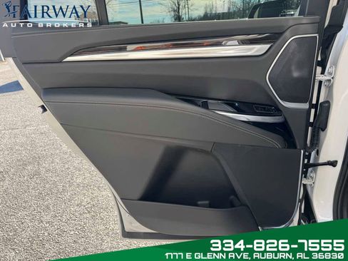 Used 2025 Cadillac Escalade Premium Luxury image 34