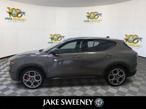 New 2024 Alfa Romeo Tonale Veloce image 5