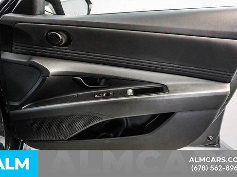 Used 2025 Hyundai Elantra Sport image 40