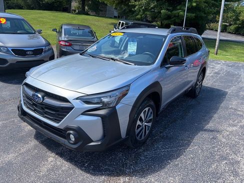 Used 2024 Subaru Outback Premium AWD/4WD image 2